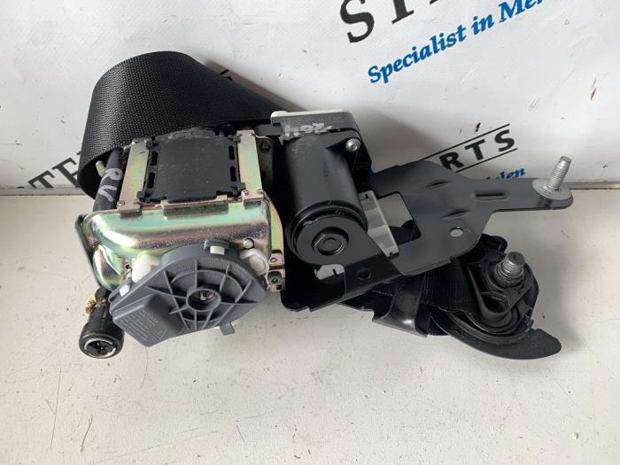 Veiligheidsgordel rechts-voor van een Mercedes C-Klasse, Auto-onderdelen, Interieur en Bekleding, Mercedes-Benz, Gebruikt, 3 maanden garantie