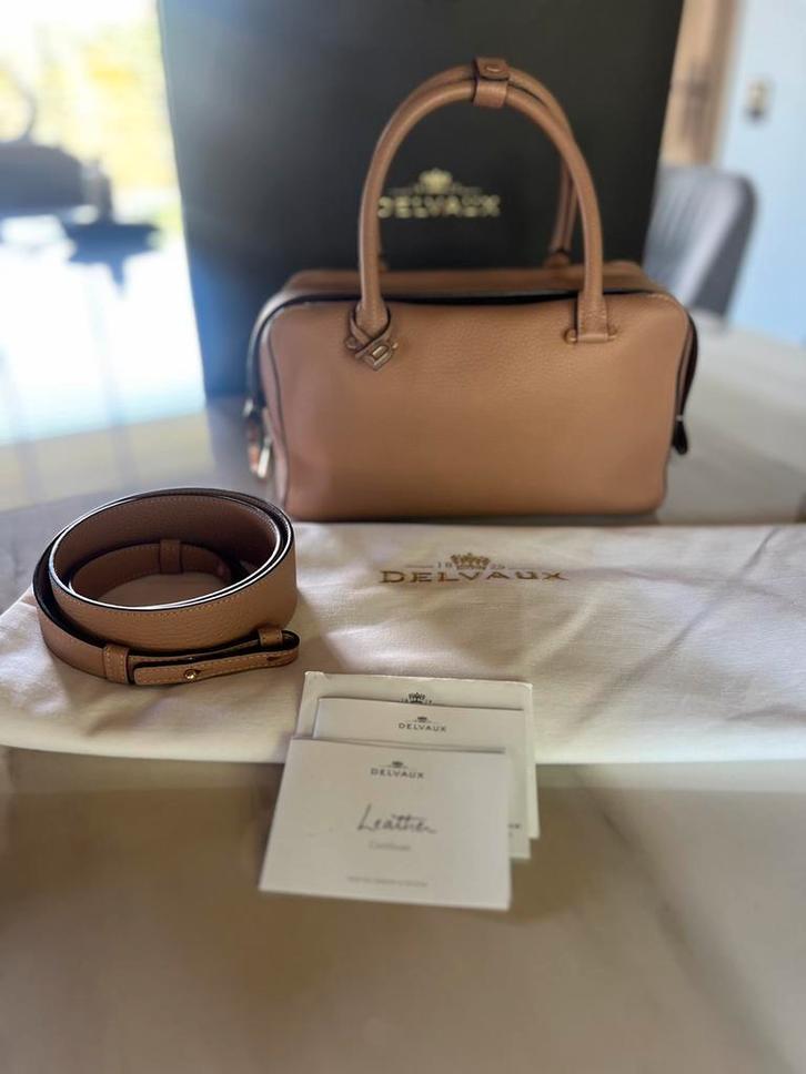 Cool Box MM met certificaat - Nieuwprijs 3500€, Handtassen en Accessoires, Tassen | Damestassen, Ophalen