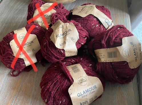 Mooie grote bollen wol GLAMOUR BORDEAUX (6€/stuk) nog 4stuks, Hobby & Loisirs créatifs, Tricot & Crochet, Neuf, Tricot, Enlèvement ou Envoi