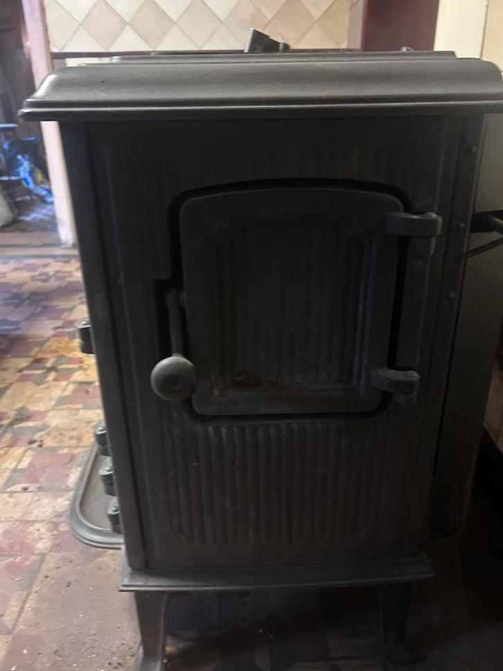 Poêle en fonte bois/charbon, Maison & Meubles, Poêles, Utilisé, Bois, Enlèvement