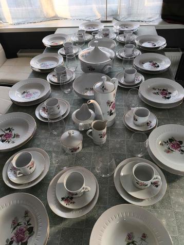 Volledig eet en koffie servies, Enlèvement