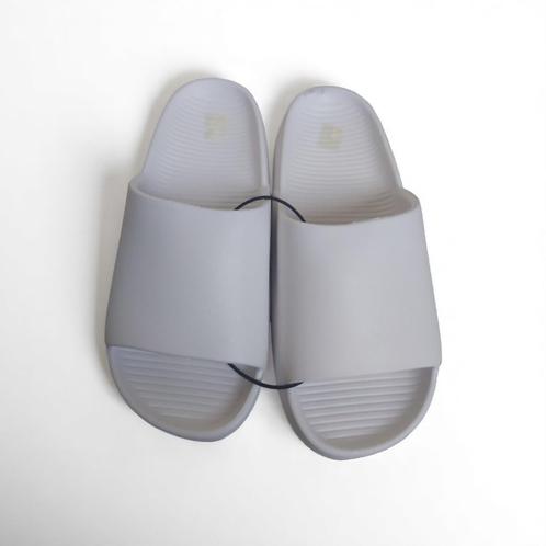 Heren slippers effen wit 42, Kleding | Heren, Schoenen, Nieuw, Slippers, Wit, Verzenden