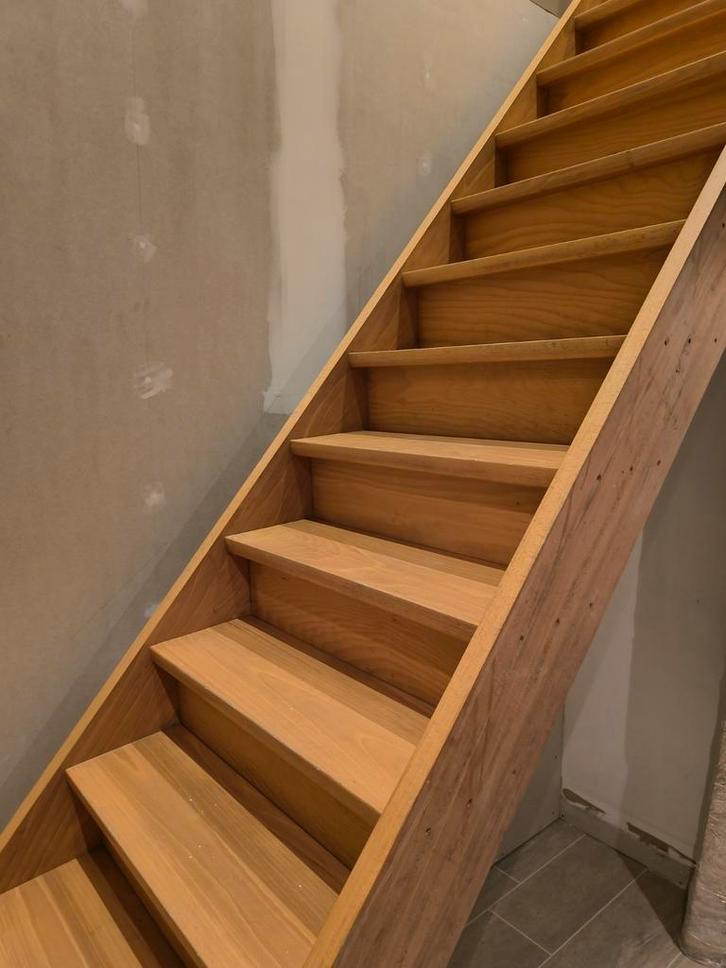 Binnentrap, Doe-het-zelf en Bouw, Ladders en Trappen, Gebruikt, Trap, 2 tot 4 meter, Ophalen