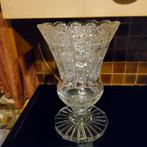 Vase en cristal, Enlèvement