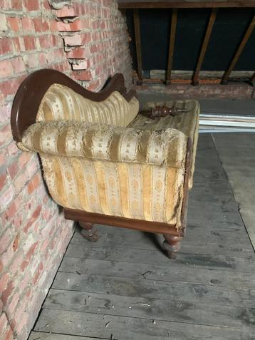Biedermeier sofa ! Te restaureren wel . Poot afgebroken, Antiek en Kunst, Antiek | Meubels | Stoelen en Sofa's, Ophalen
