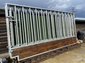 Voerwand paardenboxen 4,90 meter breed 3 stuks beschikbaar voor biedingen