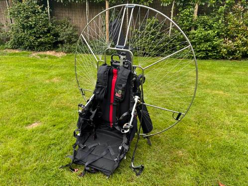 Te koop: lichtgewicht paramotor set, Sport en Fitness, Zweefvliegen en Paragliding, Zo goed als nieuw, Paramotor, Ophalen