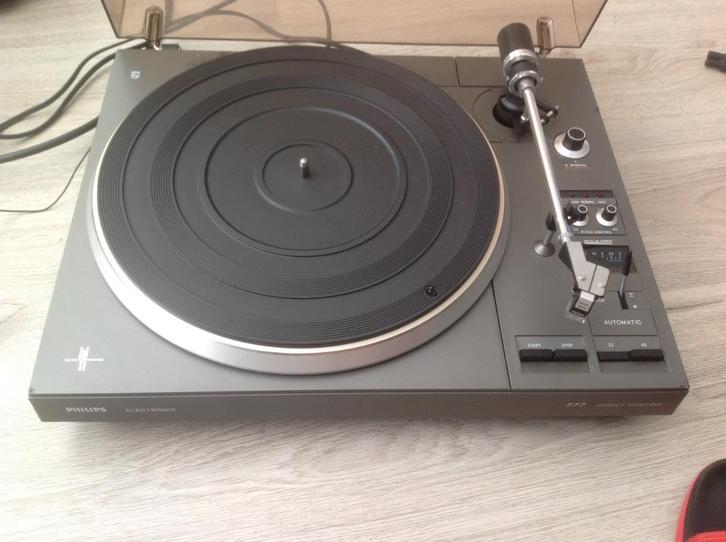 Platenspelers Philips AF 777, Audio, Tv en Foto, Platenspelers, Zo goed als nieuw, Platenspeler, Philips, Automatisch, Ophalen of Verzenden