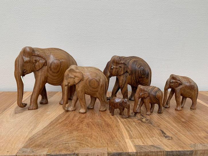 reeks van 6 olifanten in hout, Antiek en Kunst, Kunst | Beelden en Houtsnijwerken, Ophalen