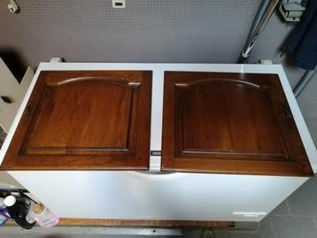 Twee voleiken keuken kastdeurtjes 60cmx58cm
