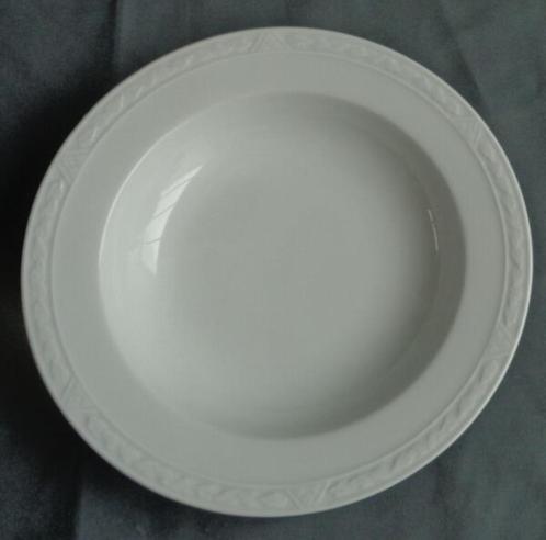 Assiette creuse ARZBERG MERISON WHITE 23cm Assiette creuse A, Maison & Meubles, Cuisine | Vaisselle, Utilisé, Enlèvement ou Envoi