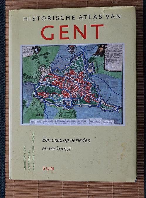 Historische atlas van Gent, Boeken, Atlassen en Landkaarten, Gelezen, Overige atlassen, België, Ophalen of Verzenden