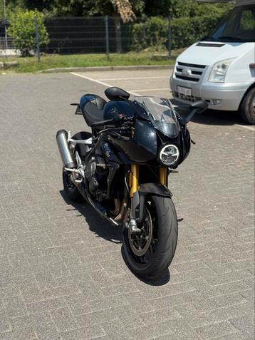 Triumph speed triple 1200 RR beschikbaar voor biedingen