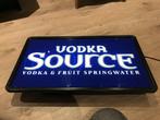 Lichtreclame Vodka Source, Comme neuf, Table lumineuse ou lampe (néon), Enlèvement ou Envoi