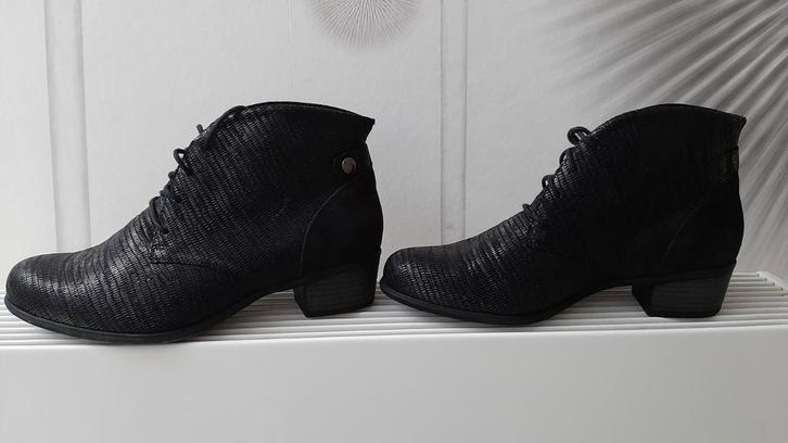 Durea veterlaars zwart leder 37,5 K, Kleding | Dames, Schoenen, Zo goed als nieuw, Lage of Enkellaarzen, Zwart, Ophalen of Verzenden