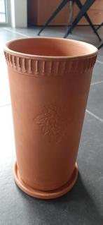 wijnkoeler op een schaaltje in terracotta met druifmotief, Gebruikt, Ophalen of Verzenden, Wijnkoeler - terracotta