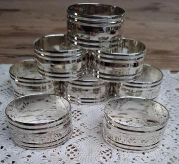 8 Ovale verzilverde servetringen beschikbaar voor biedingen