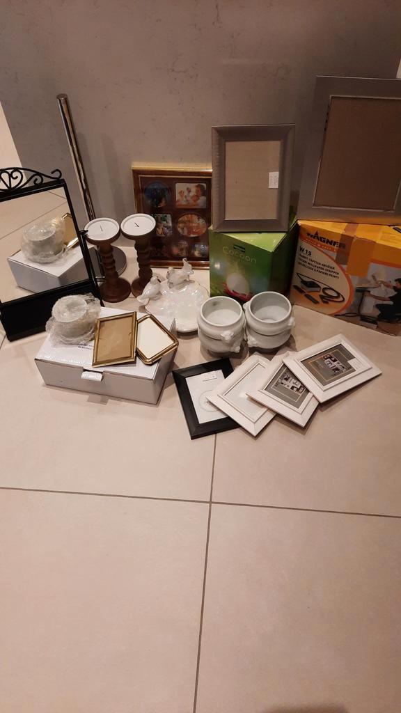 GRAND COLIS DE VENTE + BOÎTE COMPLÈTE DE VÊTEMENTS, Divers, Lots de brocante, Enlèvement