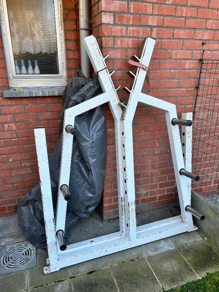 Old School Squat Rack– Incl. 2 Dikke Deadlift Matten, Sports & Fitness, Équipement de fitness, Utilisé, Jambes, Enlèvement