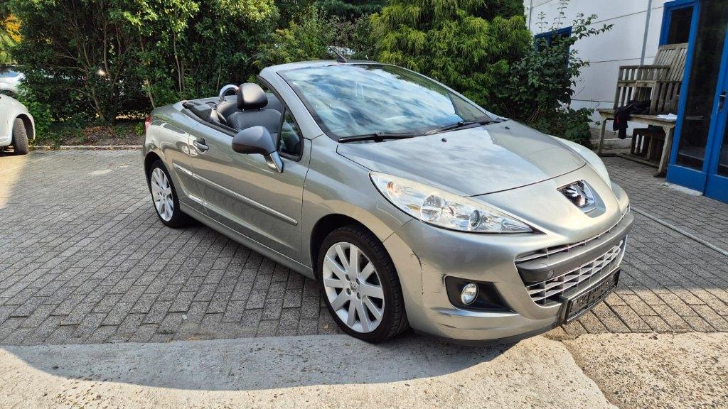 Peugeot 207 CC Cabrio 1.6 Benzine Bj 2009 71000km, Auto's, Cabriolet, 1600 cc, Handgeschakeld, Parkeersensor