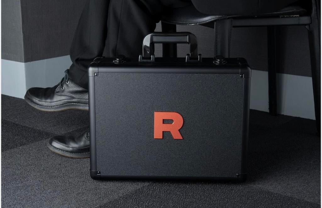 Glory of team rocket briefcase, Enlèvement, Neuf, Autres types, Foil