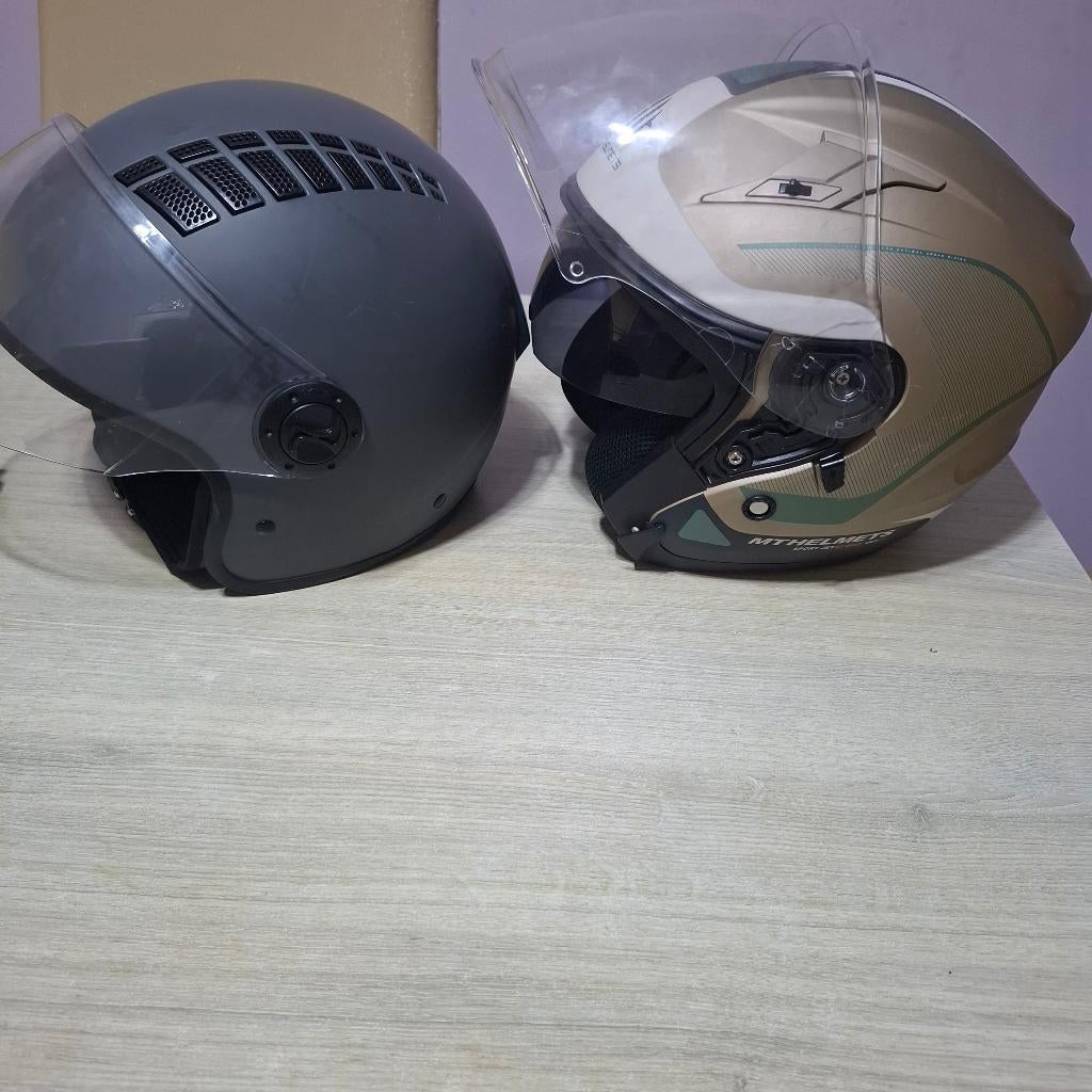 2 bromfietshelm/scooter, Ophalen, Zo goed als nieuw