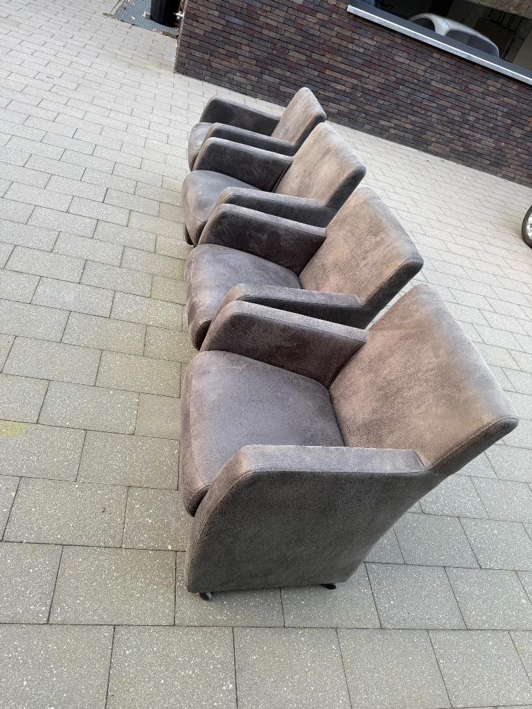 Eetkamerstoelen grijze fauteuils 4 stuks met wieltjes, Huis en Inrichting, Fauteuils, Ophalen, Gebruikt, Minder dan 75 cm, Stof