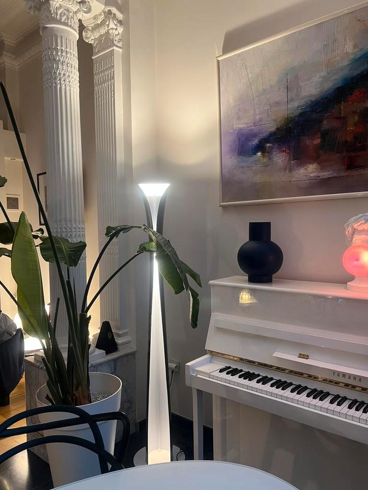 ARTEMIDE lampe sur pied CADMO, Antiquités & Art, Art | Objets design, Enlèvement