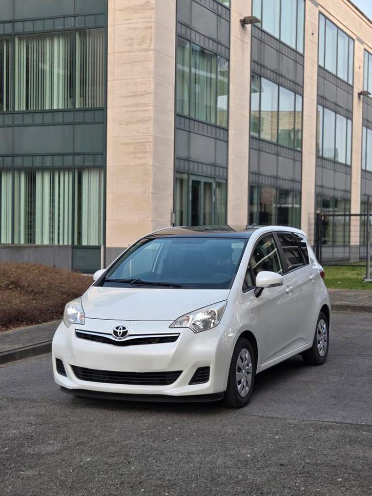 Toyota Verso-s Benzine-Automaat-Euro5, Auto's, Toyota, Bedrijf, Verso, ABS, Achteruitrijcamera, Airbags, Airconditioning, Alarm