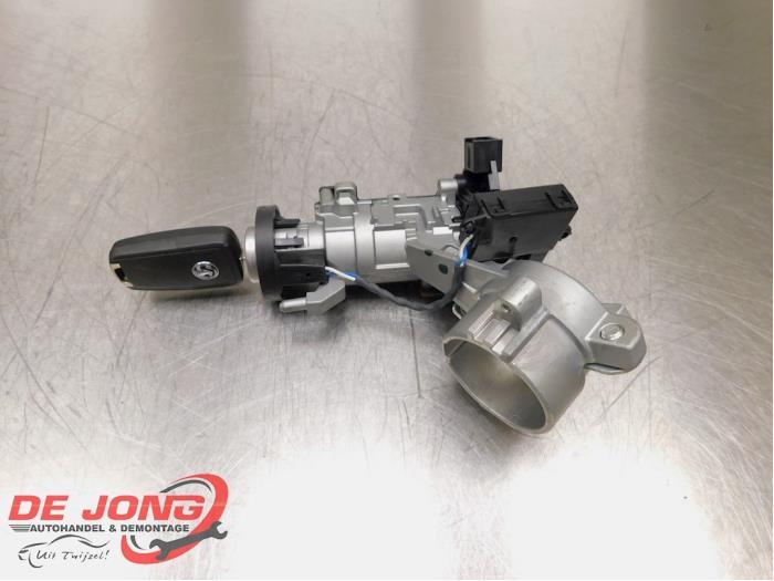 Serrure de contact + clé d'un Opel Corsa, Autos : Pièces & Accessoires, -, Opel, 3 mois de garantie, Utilisé