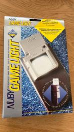 Nuby Game Light Game Boy — Nouveau dans sa boîte, Consoles de jeu & Jeux vidéo, Neuf, Enlèvement ou Envoi, Autres types, Game Boy Classic