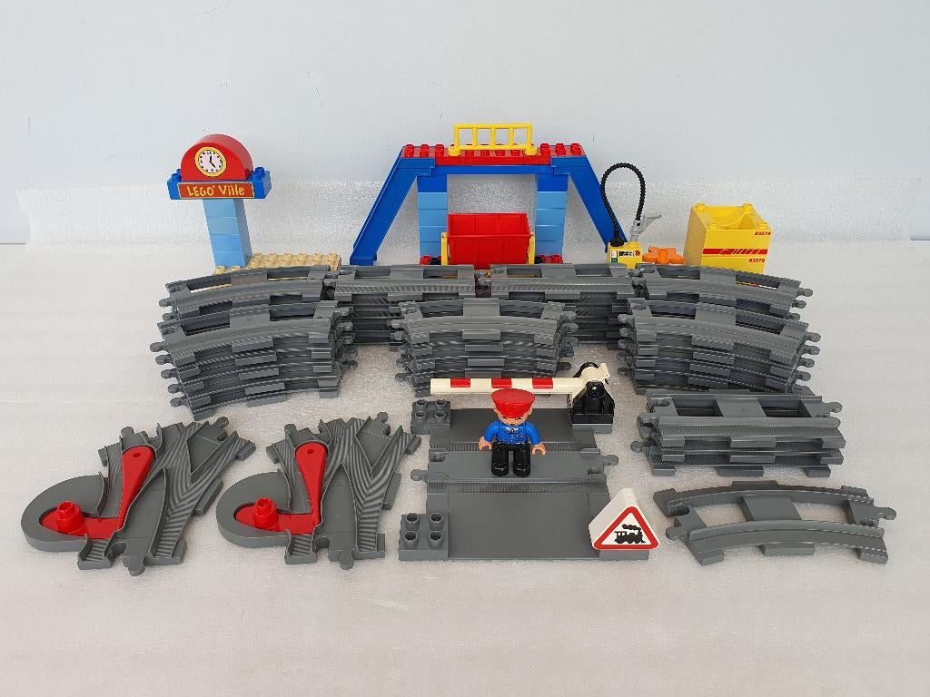 Lot Lego Duplo sporen (40+ onderdelen) en treinattributen, Ophalen of Verzenden, Gebruikt, Duplo