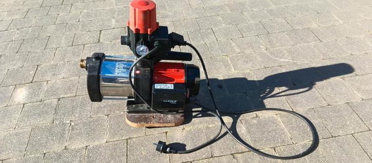 Leader inoxplus 240 avec régulateur de pompe, Jardin & Terrasse, Pompes à eau, Comme neuf, Électrique, Pompe d'arrosage, Enlèvement