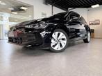 Volkswagen Golf Golf 1.5 eTSI 12211 km ! (bj 2025), Auto's, 4100 kg, 4 cilinders, 116 pk, Zwart