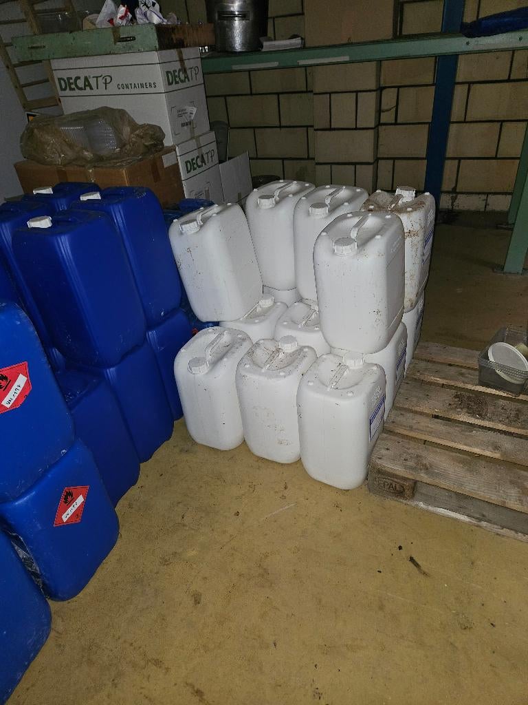 Bidons van 20 Liter, Ophalen, Zo goed als nieuw