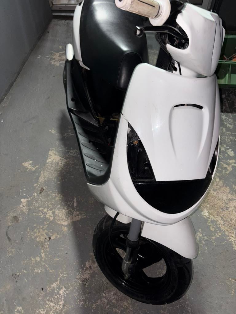 Peugeot vivacity, Fietsen en Brommers, Ophalen, Zo goed als nieuw, Peugeot