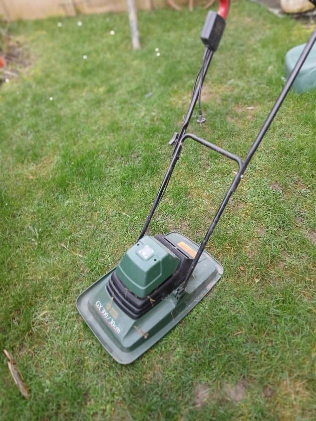 Petite tondeuse , électrique, Jardin & Terrasse, Tondeuse rotative, Enlèvement, Utilisé, 30 à 39 cm