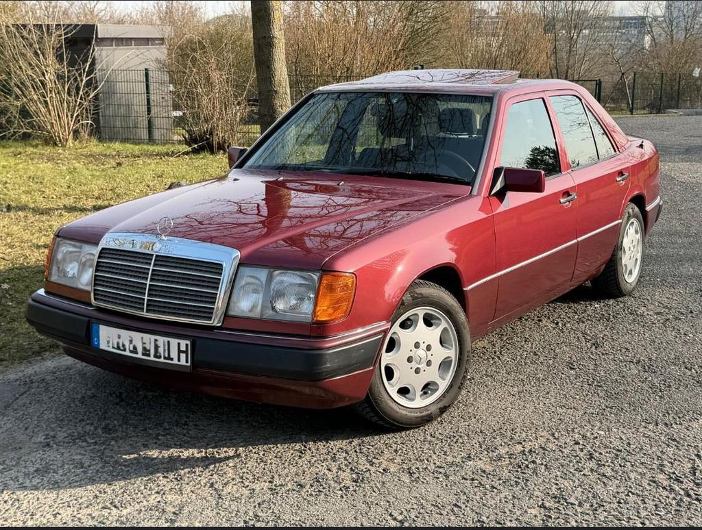 Mercedes 400E, Autos, Mercedes-Benz, Achat, 4 portes, Carnet d'entretien, Noir