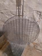 Une grille de barbecue neuf, Enlèvement