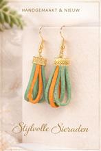 Handgemaakte unieke goudkleurige oorhangers, L4.5cm B1,2cm, Bijoux, Sacs & Beauté, Boucles d'oreilles, Neuf, Autres couleurs, Enlèvement