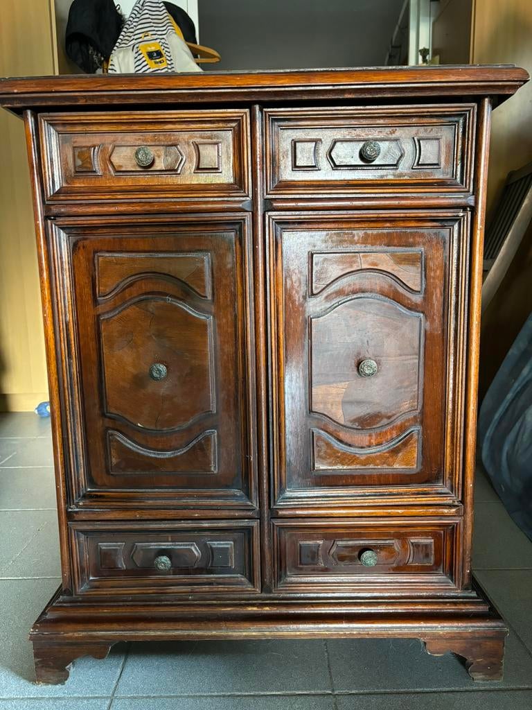 Zeer mooi klein antiek houten dressoir, Ophalen