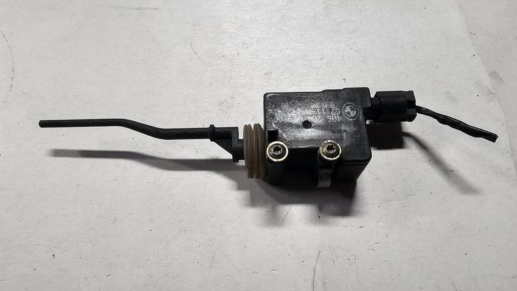 Centrale vergrendeling actuator benzineklep Z4 serie E85 E86, Autos : Pièces & Accessoires, Électronique & Câbles, BMW, Utilisé