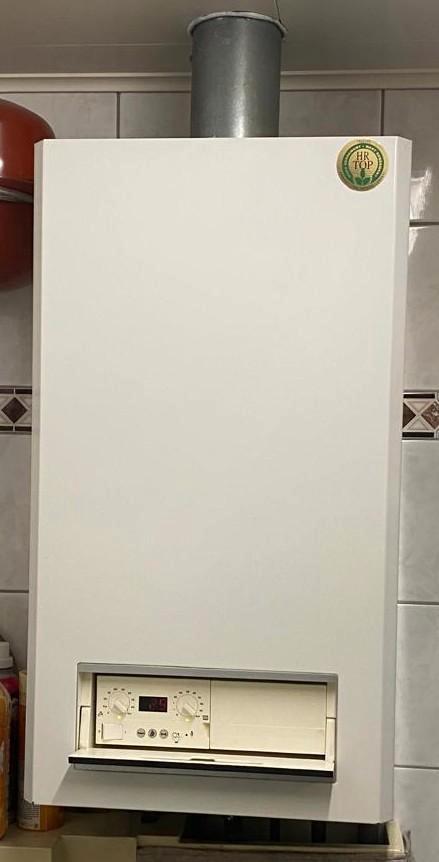 CV wandgasketel Buderus Logamax plus GB 132-24-24K2, Doe-het-zelf en Bouw, Chauffageketels en Boilers, Gebruikt, Aardgas, Ouder dan 10 jaar