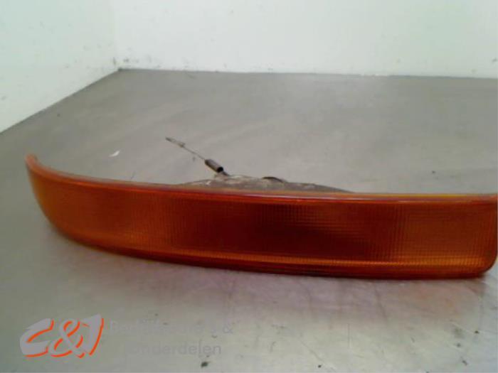 Feu clignotant droit d'un Renault Master, Autos : Pièces & Accessoires, Éclairage, Renault, Utilisé, 3 mois de garantie, Enlèvement ou Envoi