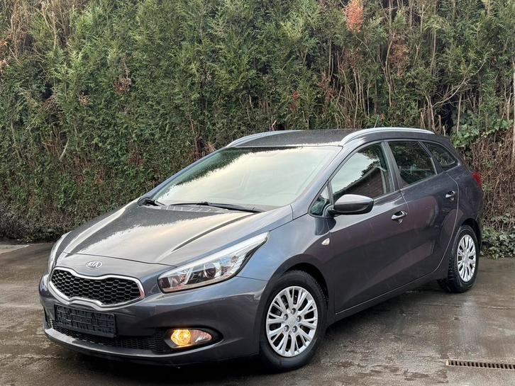 Kia cee’d 2014 1.6 diesel 216.000km 4000€ gekeurd voor verk, Autos, Kia, Entreprise, (Pro) Cee d, Diesel, Euro 5, Automatique