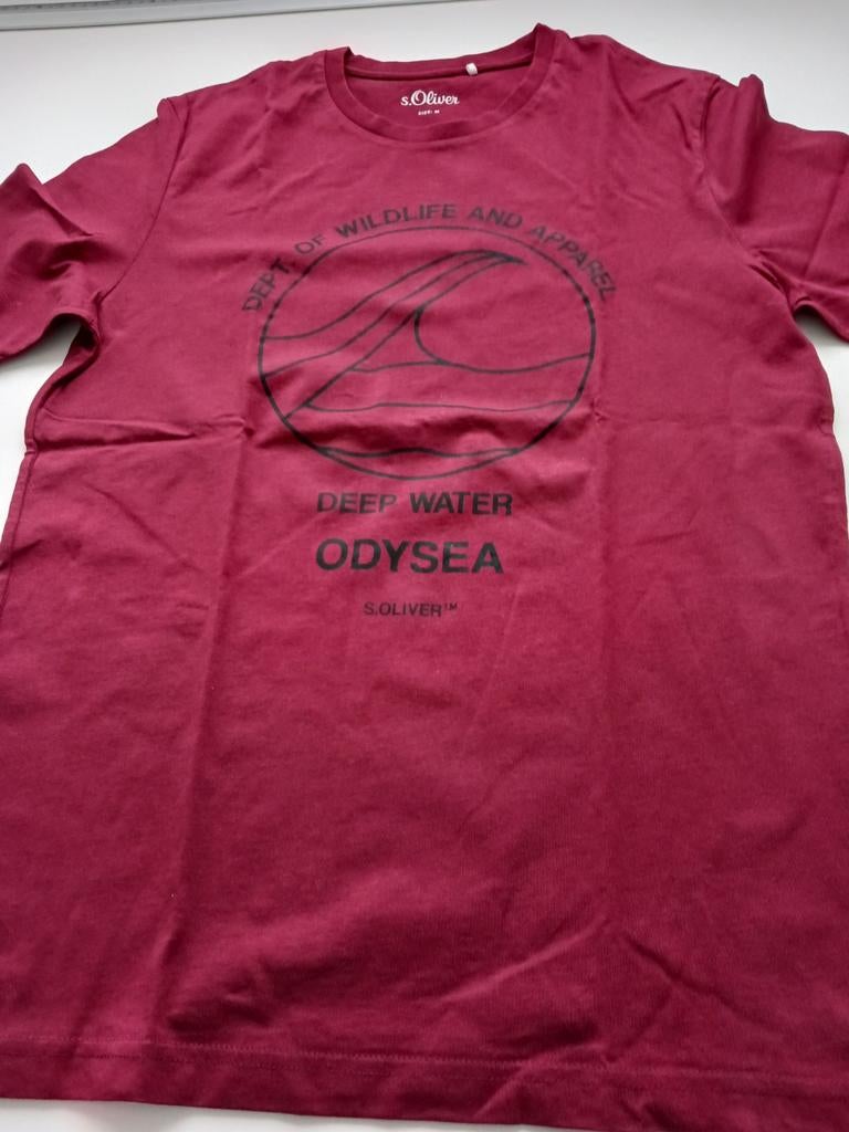 Rode t-shirt merk S Oliver te koop.Maat M, Kleding | Heren, T-shirts, Ophalen, S Oliver, Maat 48/50 (M), Zo goed als nieuw