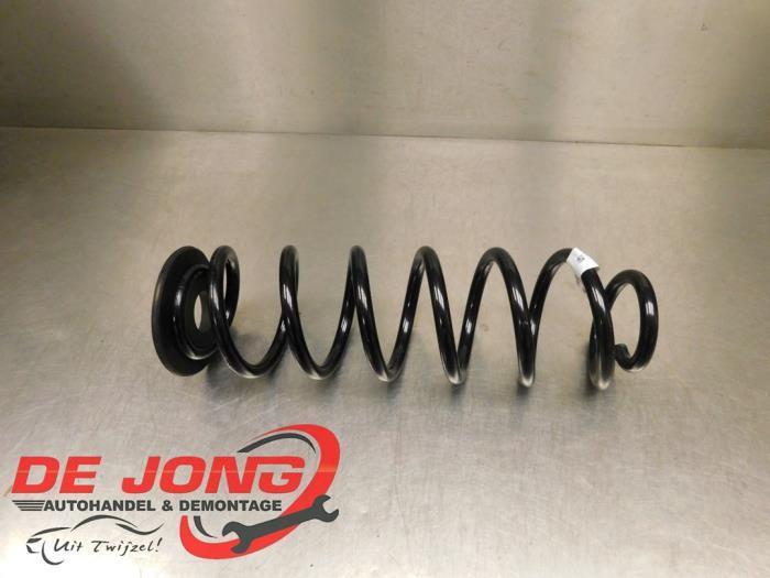 Schroefveer achter van een Volkswagen Golf, Auto-onderdelen, Ophanging en Onderstel, Volkswagen, Gebruikt, 3 maanden garantie