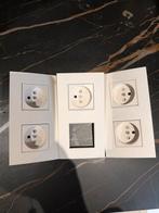 5 Prises encastrable +3 Plaques de recouvrement double NiKO, Enlèvement ou Envoi, Neuf