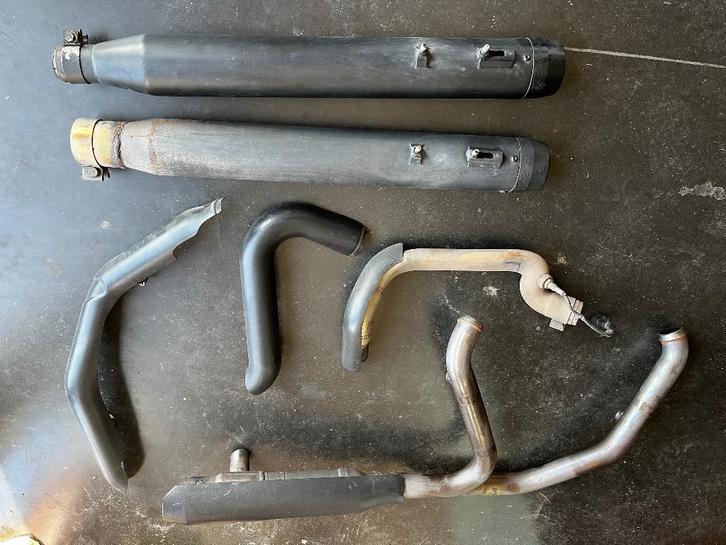 Dubbele mat-zwarte uitlaat met Rinehart racing dempers, Motoren, Onderdelen | Harley-Davidson, Gebruikt, Ophalen