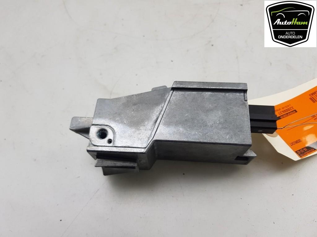 STUURSLOT Ford Focus 3 Wagon (01-2010/02-2020), Gebruikt, Ford